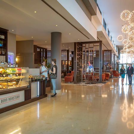 Coolock Clayton Hotel Dublin Airport שירותים תמונה The lobby of the hotel