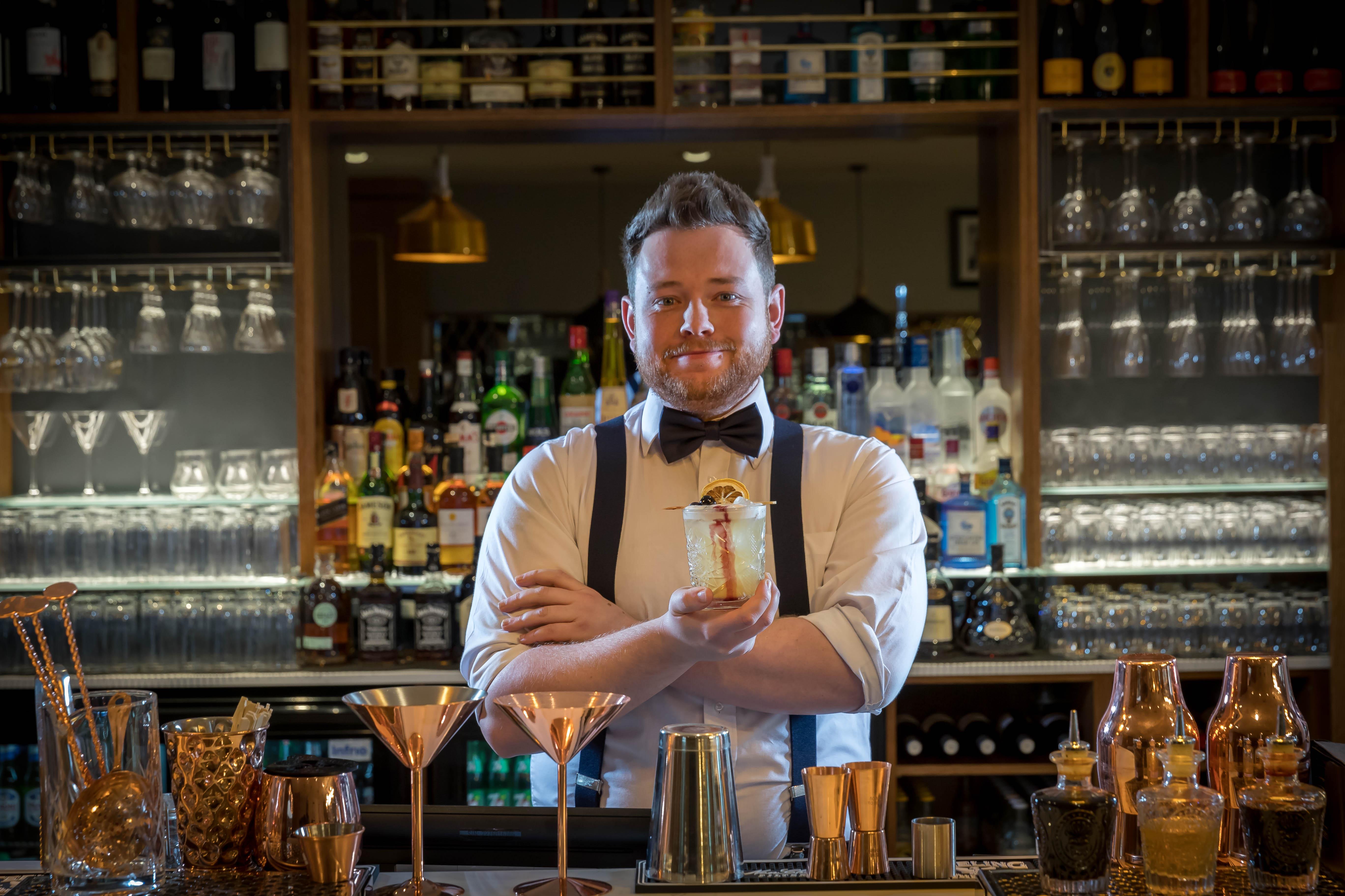 Coolock Clayton Hotel Dublin Airport מראה חיצוני תמונה Bartender with a drink