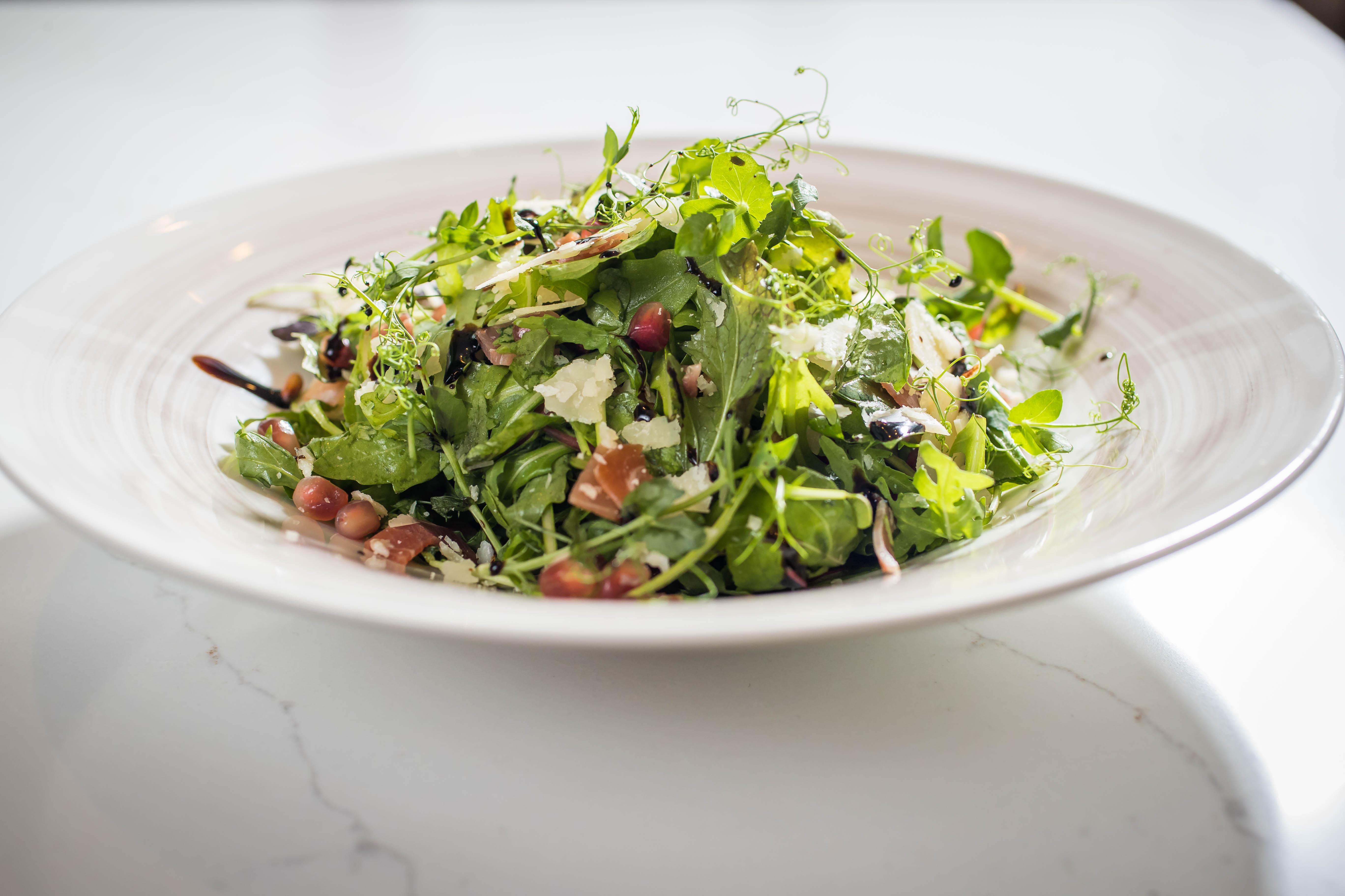 Coolock Clayton Hotel Dublin Airport מראה חיצוני תמונה Salad with peas, beans, bacon, and avocado
