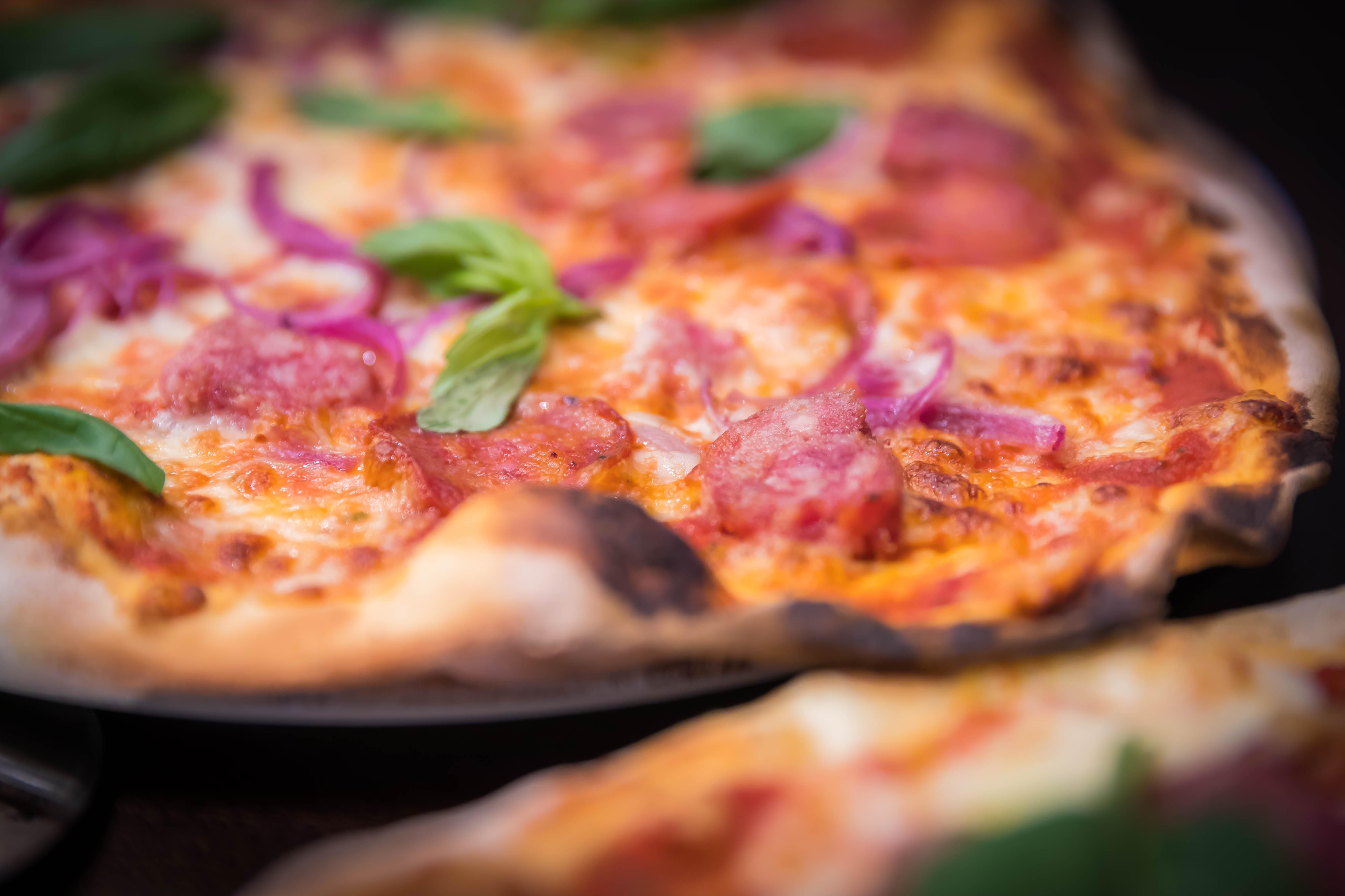 Coolock Clayton Hotel Dublin Airport מראה חיצוני תמונה A pizza with bacon, onion, and red onion